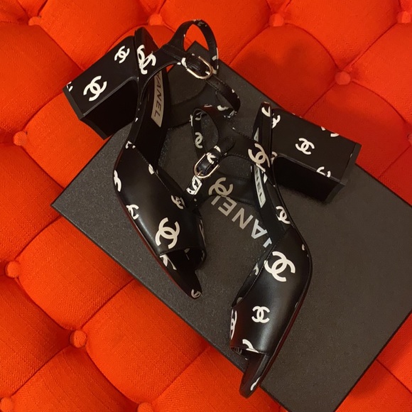 Chanel - Picture 12 of 16